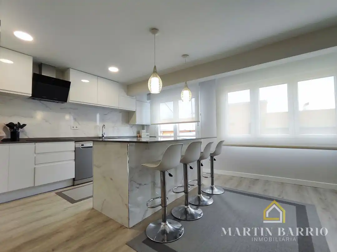 Cocina de Piso en venta en Muskiz con Calefacción, Jardín privado y Amueblado
