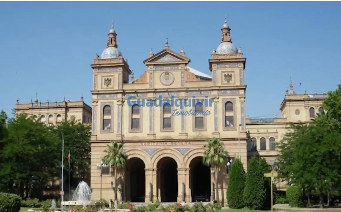 Vista exterior de Piso en venta en Sevilla con Aire acondicionado y Balcón