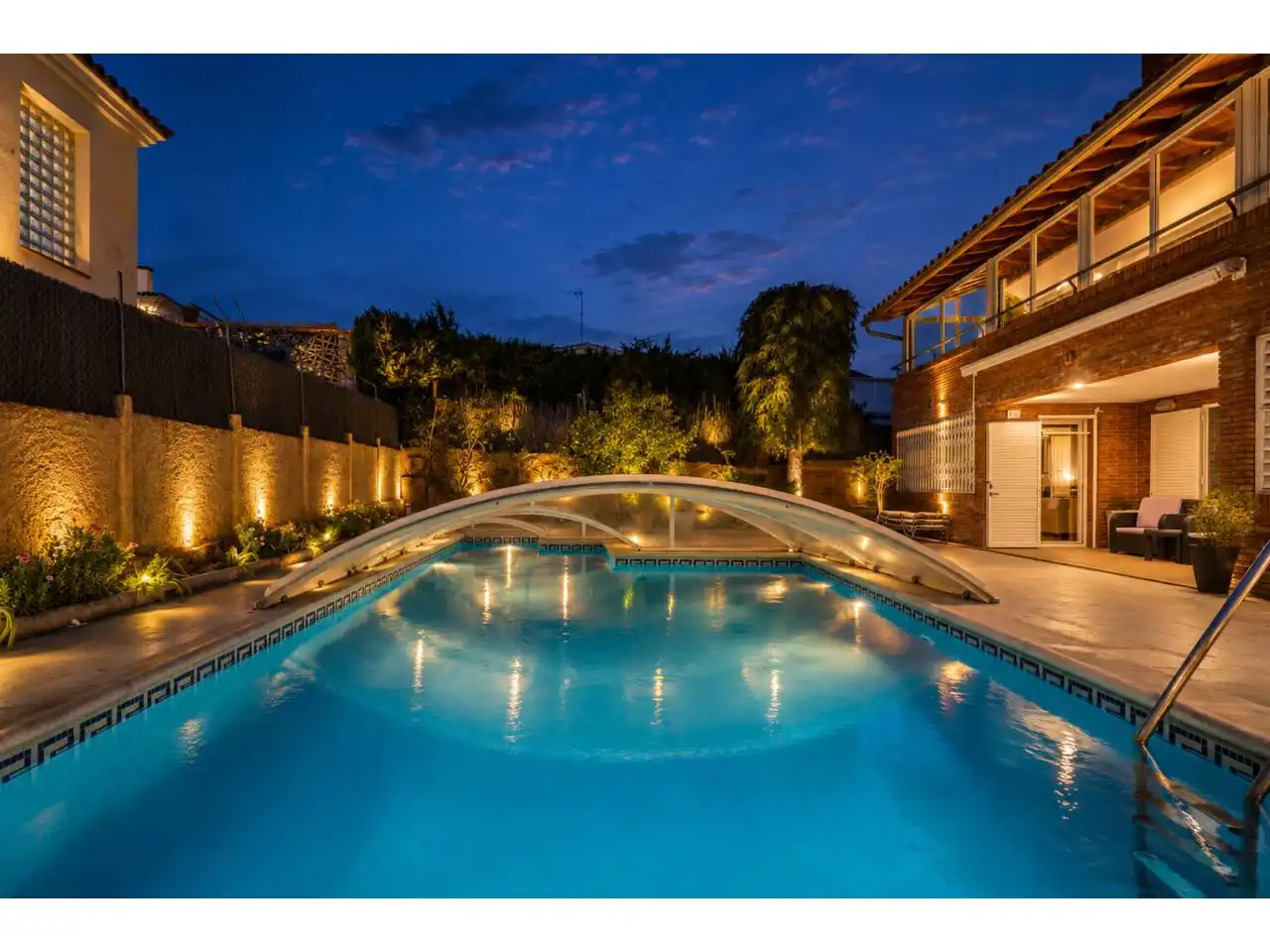 Swimming pool of Houses for sale in El Masnou  with Heating, Private garden and Terrace