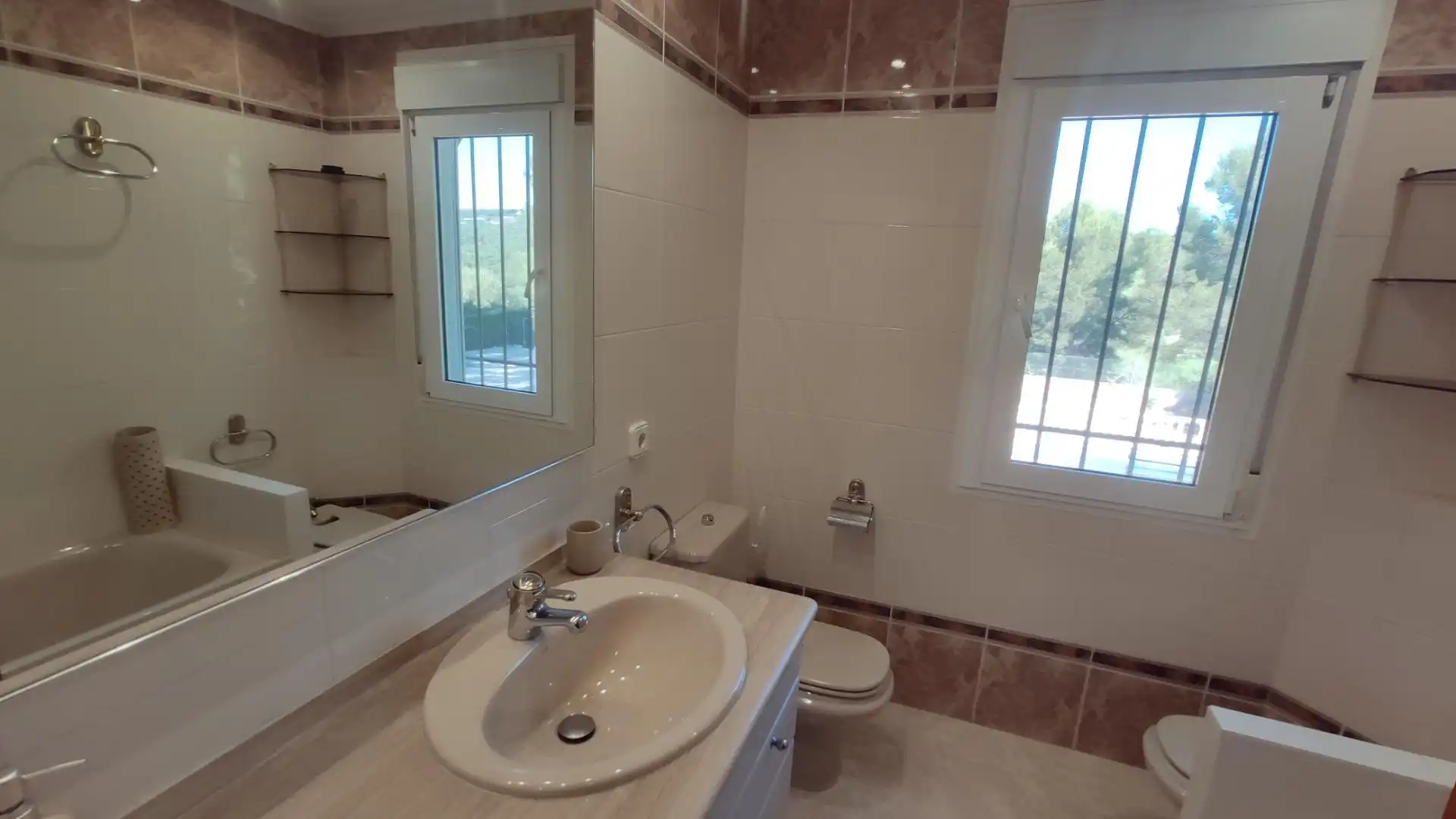 Bany de Casa o xalet en venda en Tarragona amb Jardí privat, Terrassa i Piscina