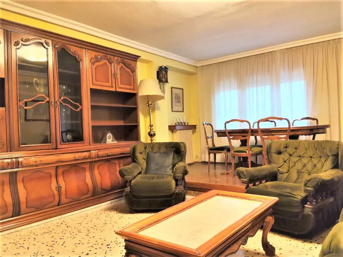 Flat for sale in Instituts - Universitat