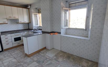 Kitchen of Flat for sale in Castro-Urdiales