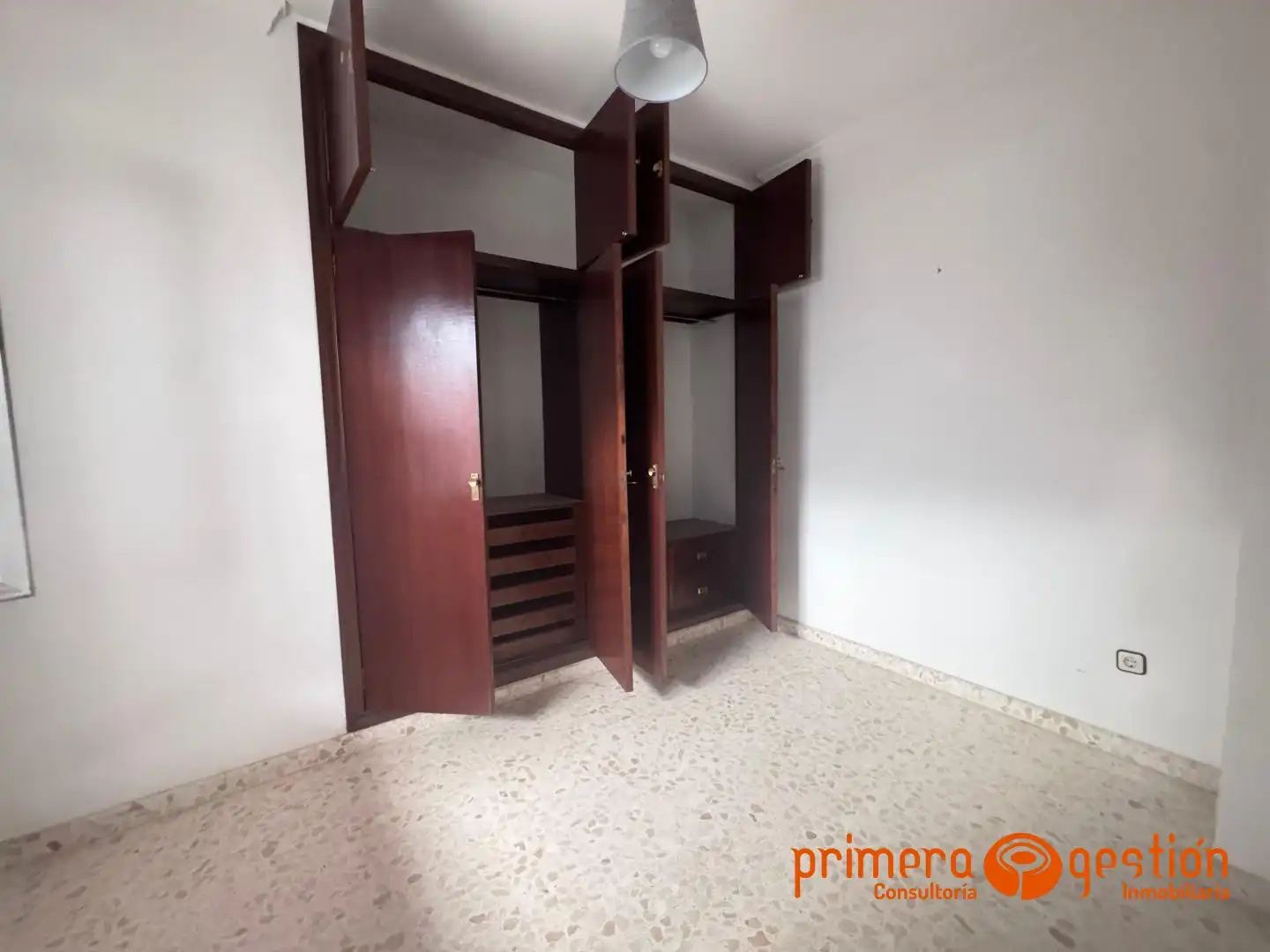 Dormitori de Casa o xalet en venda en Carmona