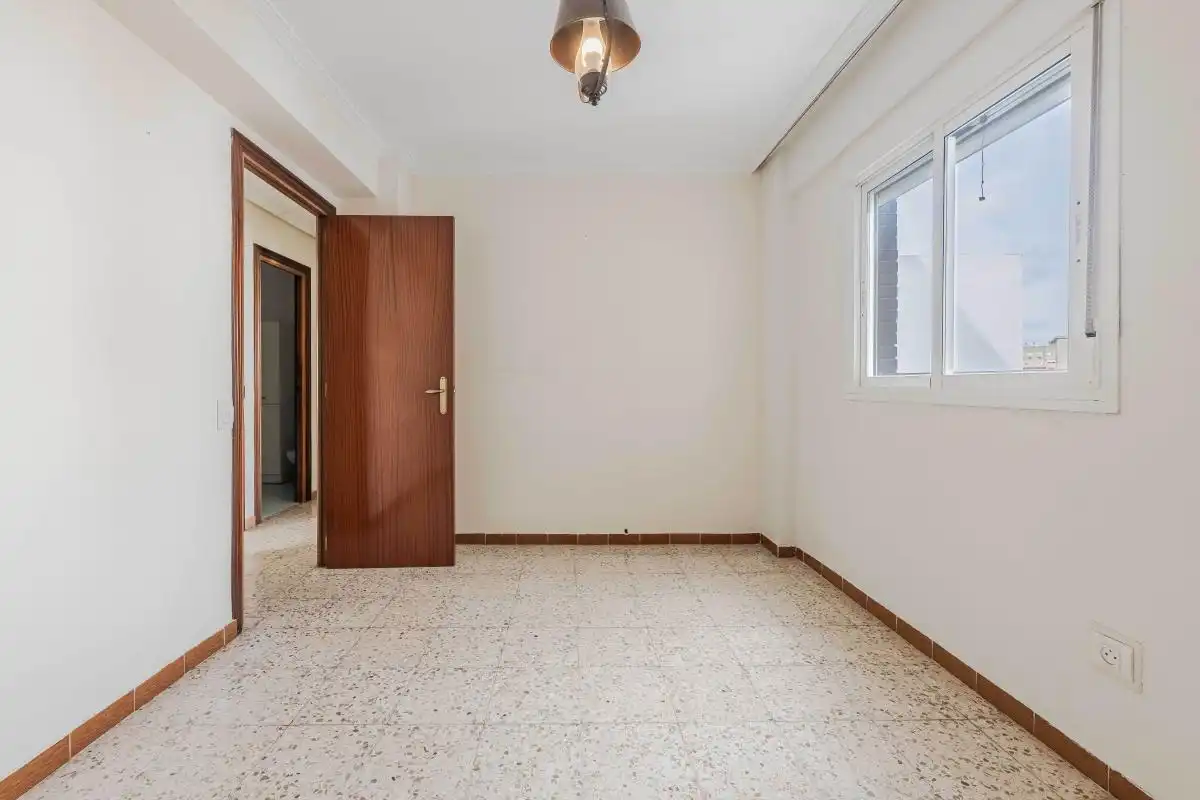 Bedroom of Flat for sale in Sevilla  with Air Conditioner, Heating and Private garden