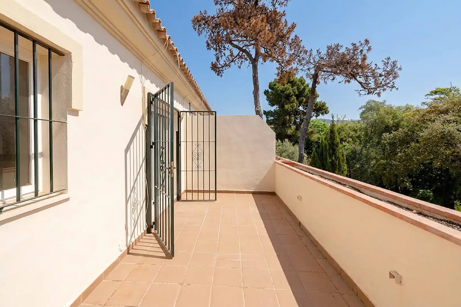 Terrace of Detached homes for sale in Marbella  with Air Conditioner, Heating and Private garden