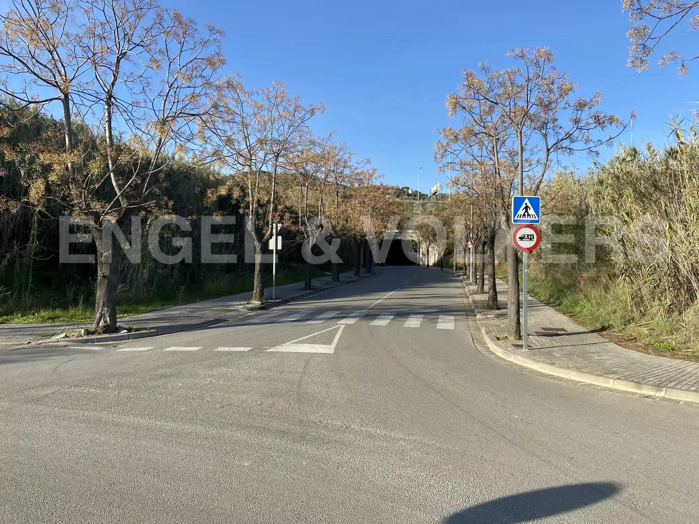 Vista exterior de Terreny industrial en venda en Premià de Dalt