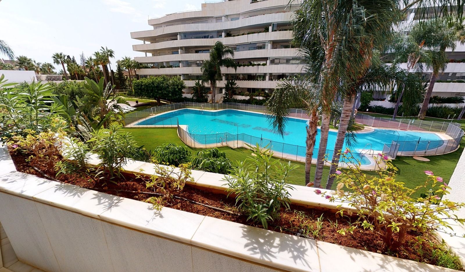 Swimming pool of Apartment for sale in Marbella  with Air Conditioner, Terrace and Swimming Pool