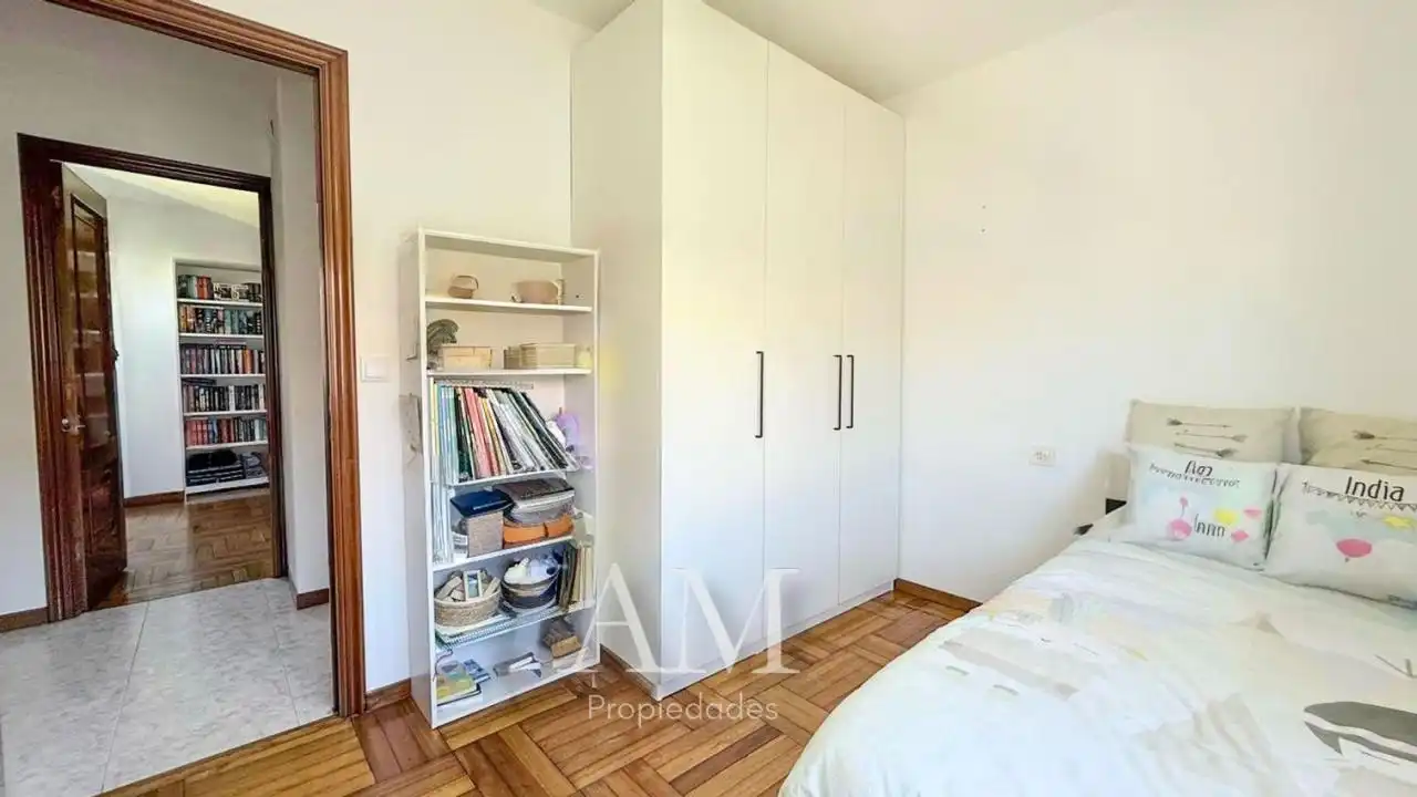 Dormitori de Dúplex en venda en Nigrán amb Terrassa, Traster i Moblat