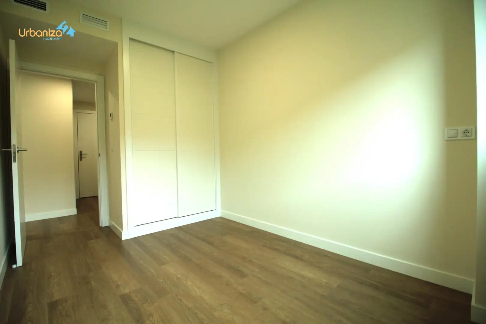 Flat for rent in Avenida Avenida Adolfo Díaz Ambrona, Avenida Elvas