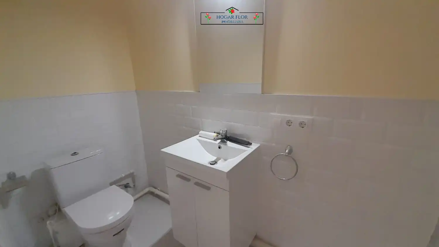 Bany de Pis en venda en Salamanca amb Calefacció i Balcó
