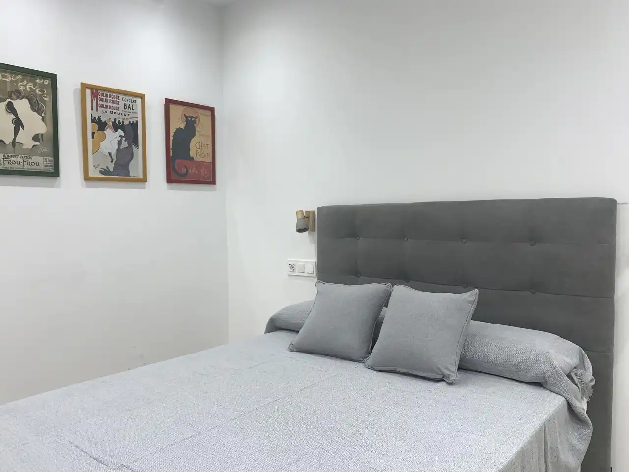 Bedroom of Flat for rent in Madrid  with Air Conditioner and Furnished