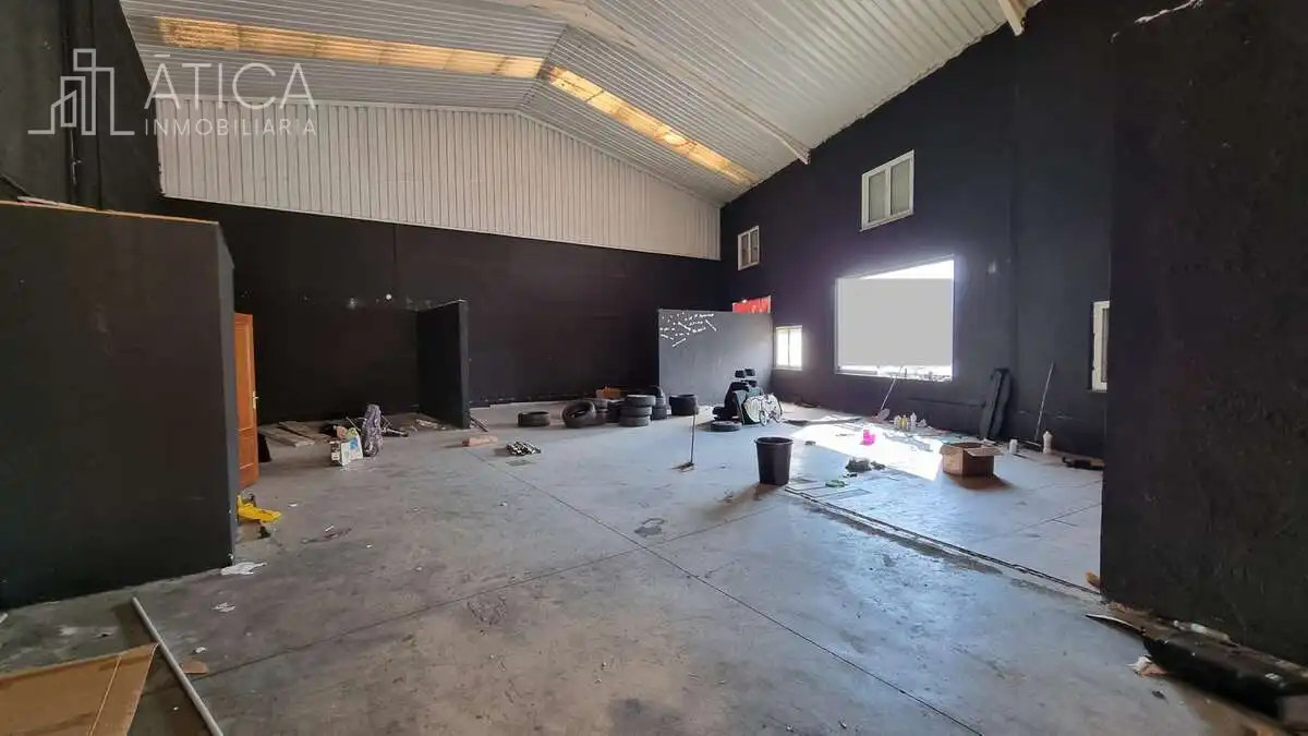 Industrial building for sale in Villares de la Reina