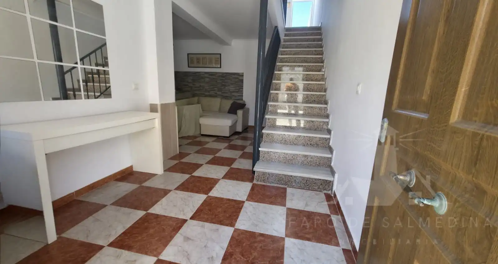 Einfamilien-Reihenhaus zum Verkauf in Chipiona mit Terrasse und Möbliert