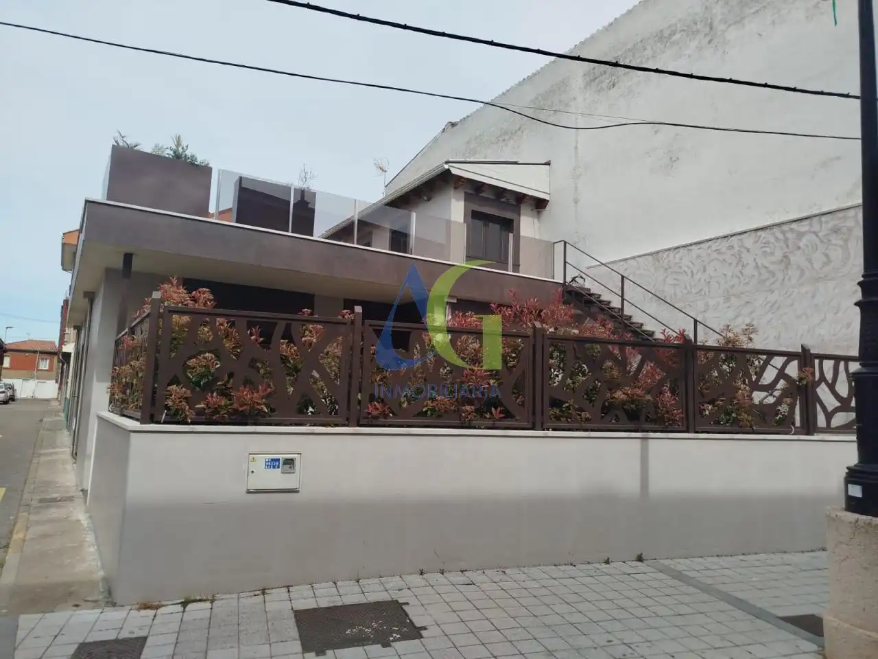 Vista exterior de Casa o chalet de alquiler en Villaquilambre con Calefacción, Parquet y Terraza