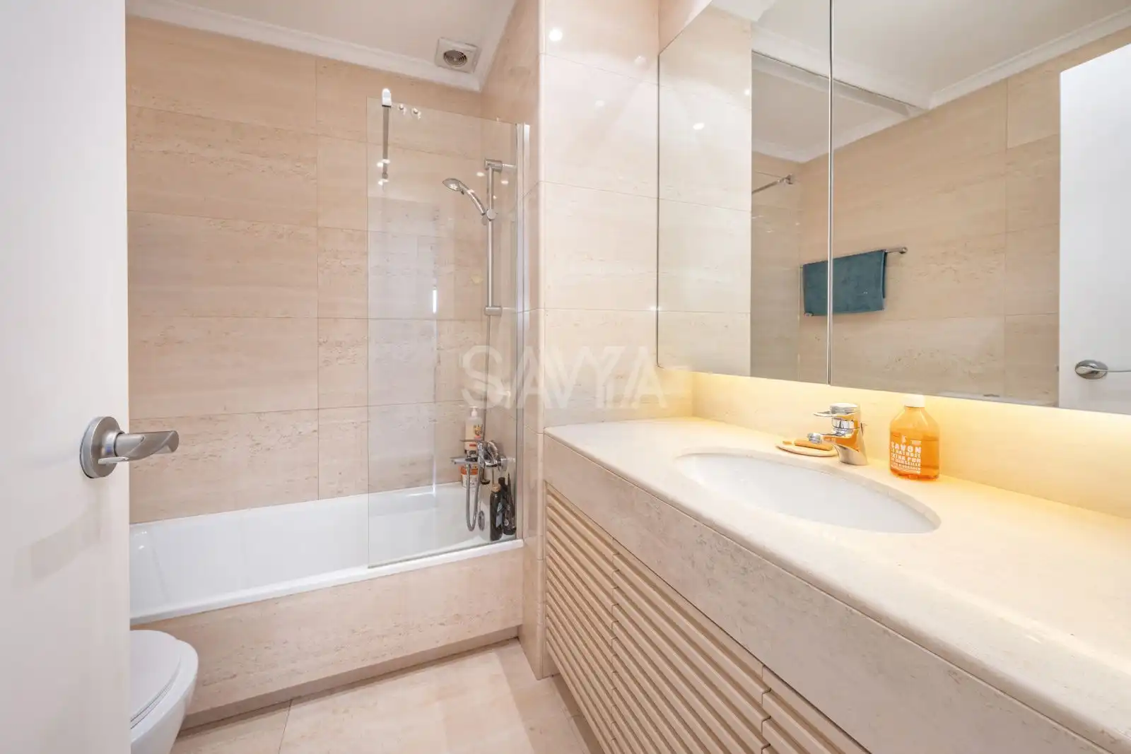 Badezimmer von Dachboden zur Miete in Barcelona mit Klimaanlage, Heizung und Terrasse