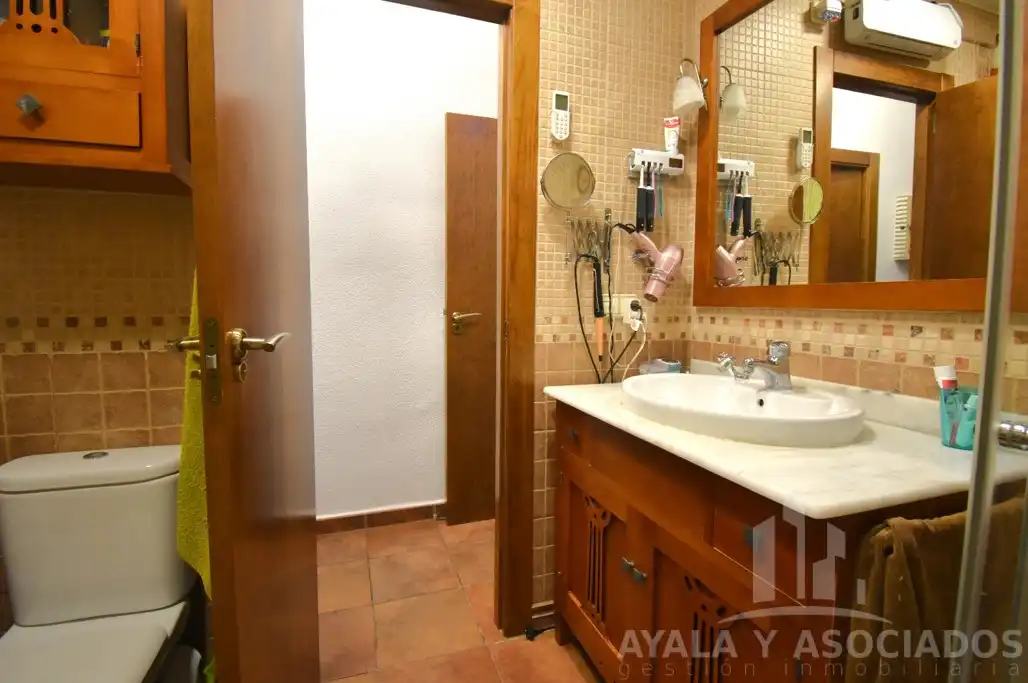 Bany de Casa o xalet en venda en La Unión amb Aire condicionat, Calefacció i Jardí privat