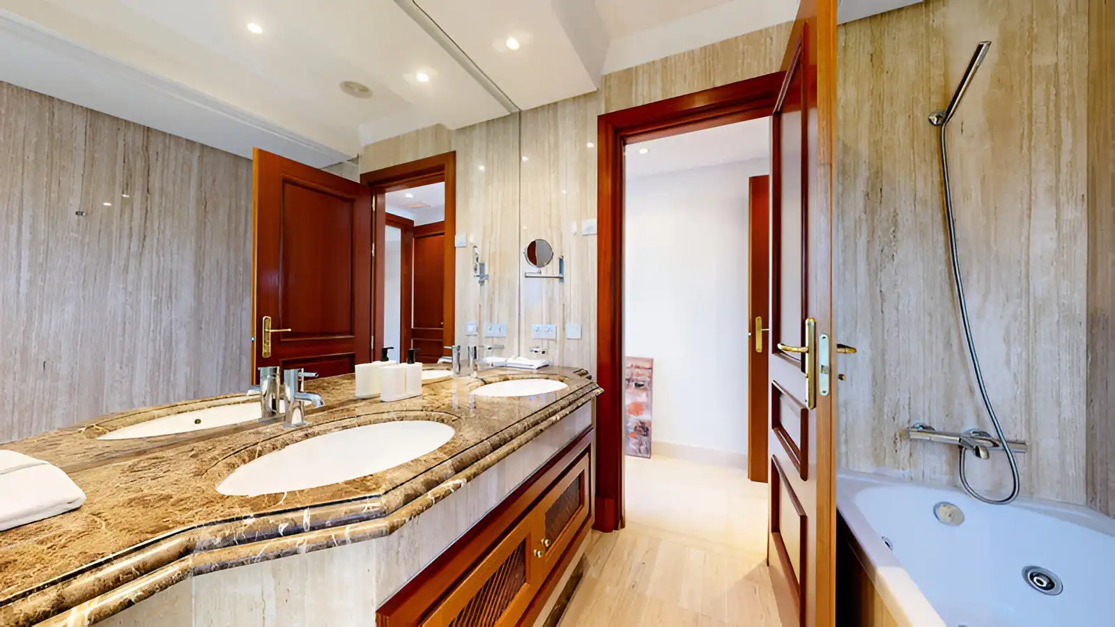 Apartament amb terrassa en venda a Estepona Pueblo, imagen 24