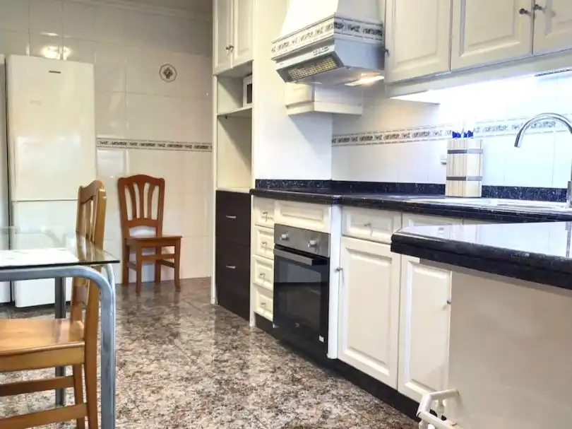Flat for rent in Carrer Olegario Domarco Seller, 29, Elche ciudad
