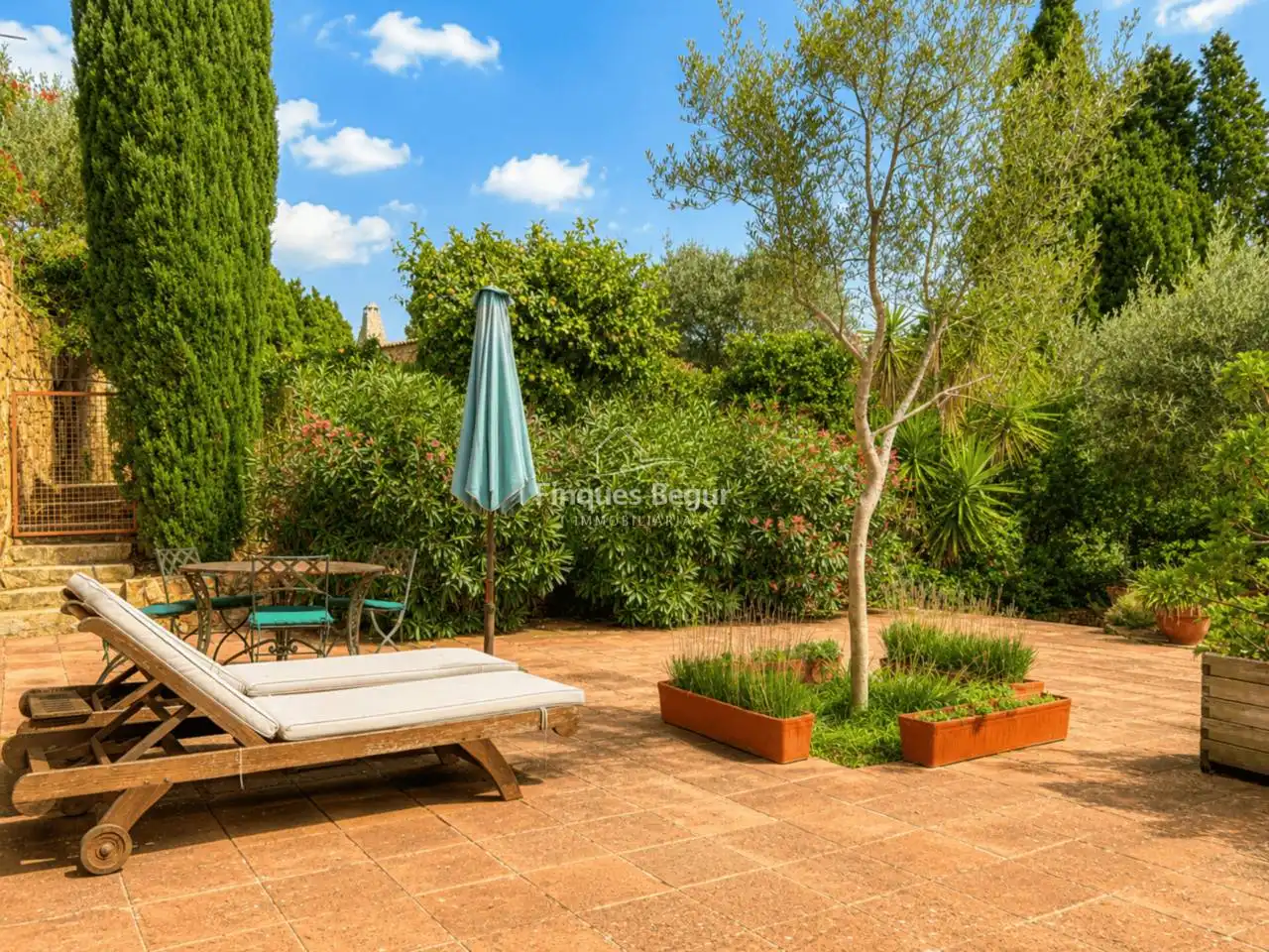 Terrassa de Finca rústica en venda en Mont-ras amb Calefacció, Jardí privat i Terrassa