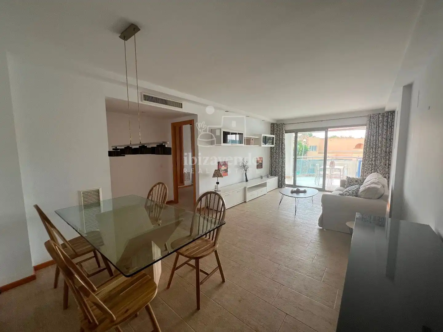 Wohnung zur Miete in Carrer Marià Villangomez, Santa Eulària