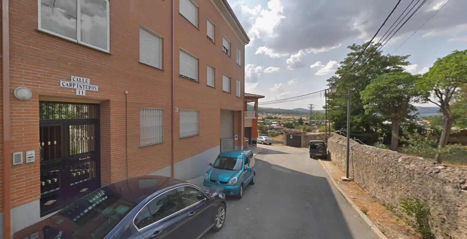 Vista exterior de Piso en venta en El Espinar con Alarma