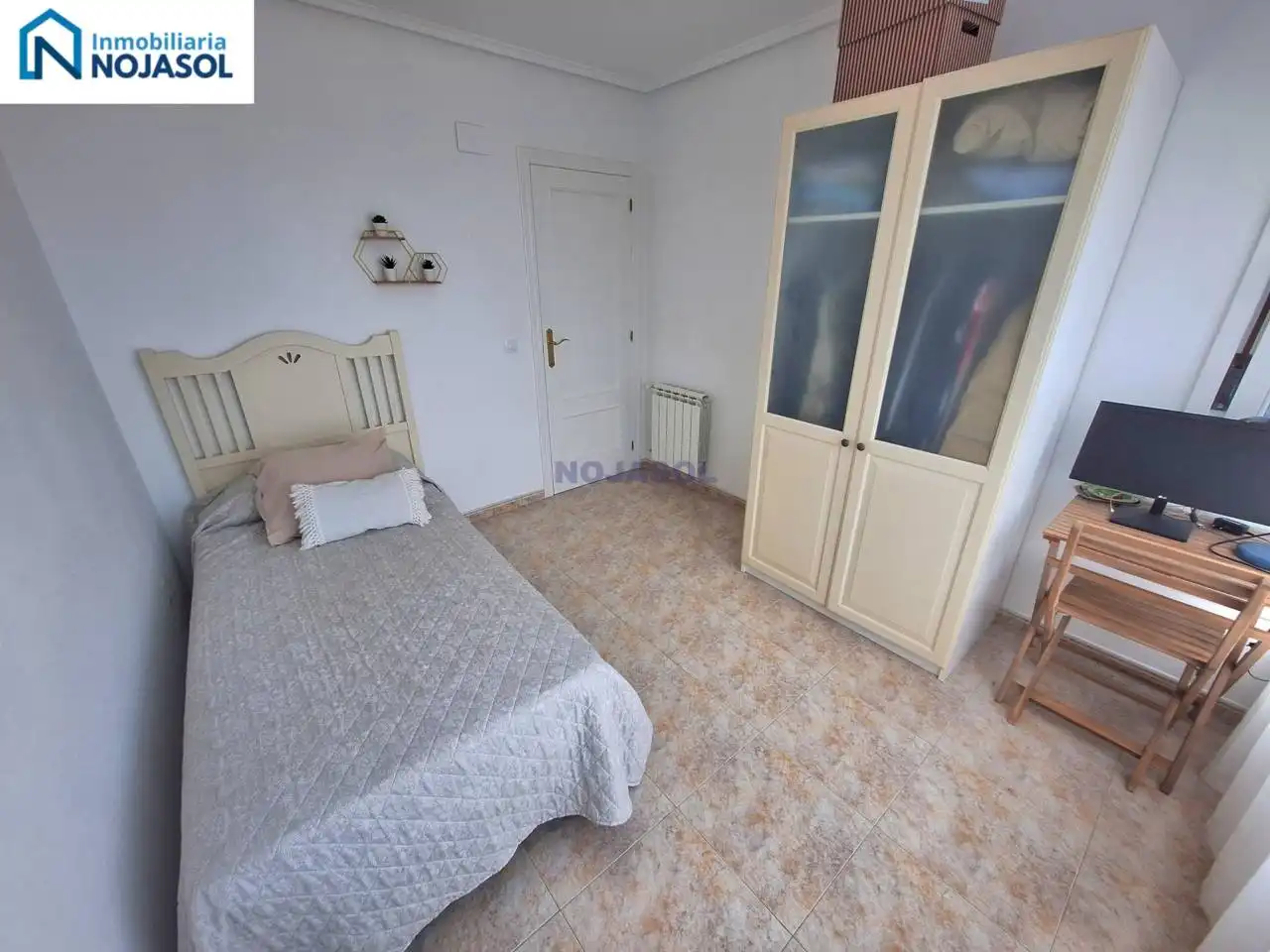 Schlafzimmer von Wohnungen zur Miete in Noja mit Heizung, Parkett und Terrasse