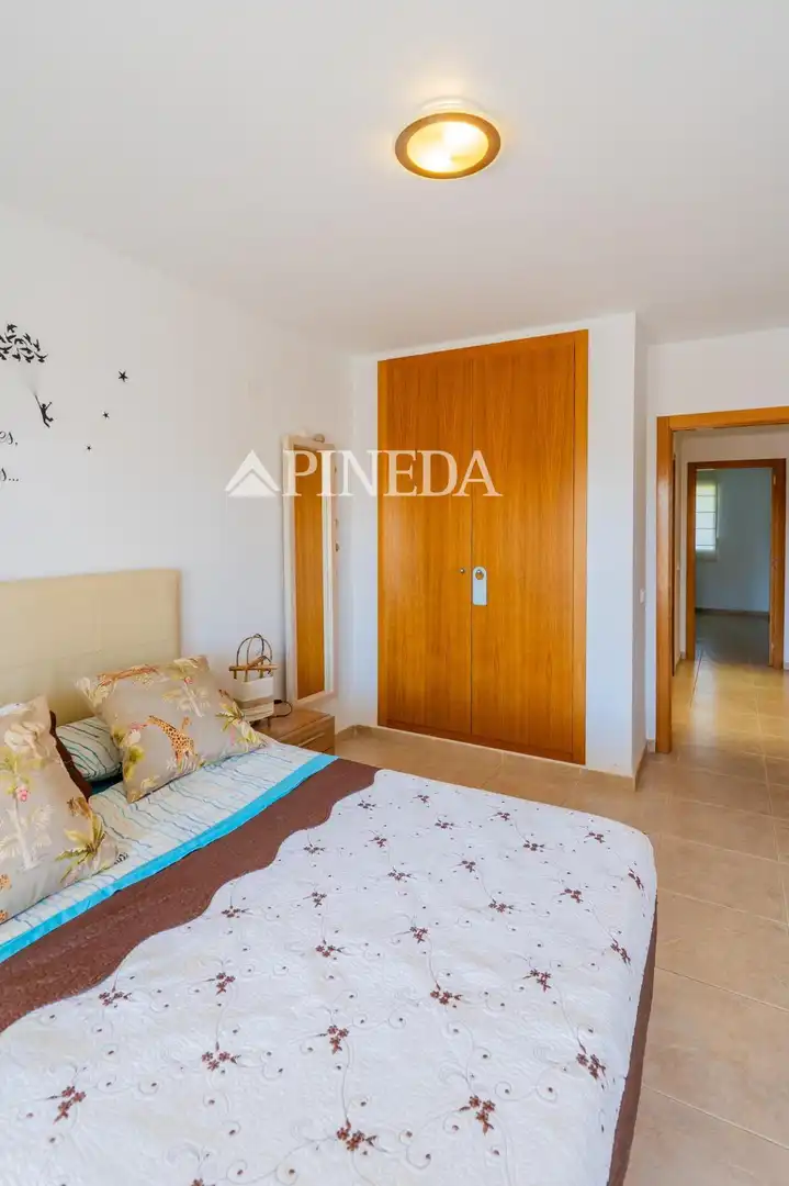 Dormitori de Apartament de lloguer en Puçol amb Terrassa, Moblat i Piscina comunitària