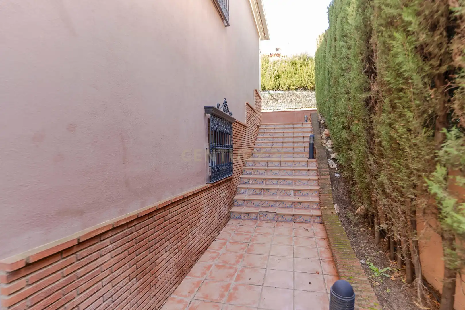 Vista exterior de Casa o xalet en venda en Albolote amb Aire condicionat, Traster i Piscina