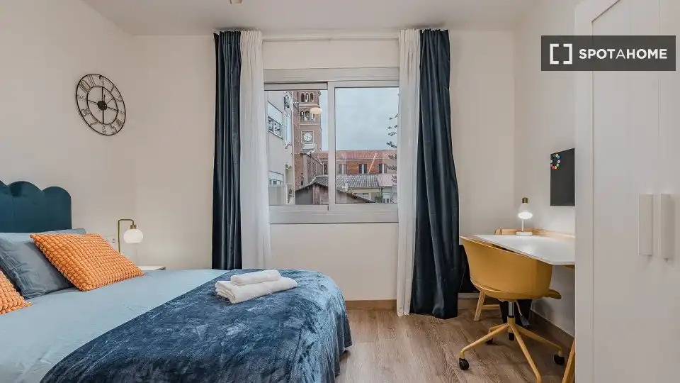 Bedroom of Flat for rent in L'Hospitalet de Llobregat  with Air Conditioner, Heating and Furnished
