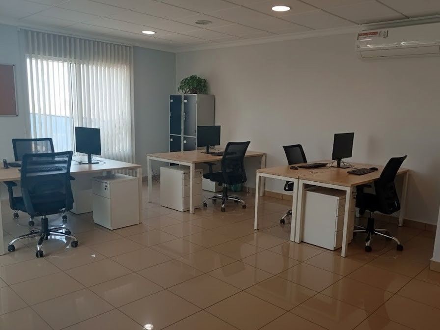 Office to rent in Los Montesinos  with Air Conditioner, Heating and Internet