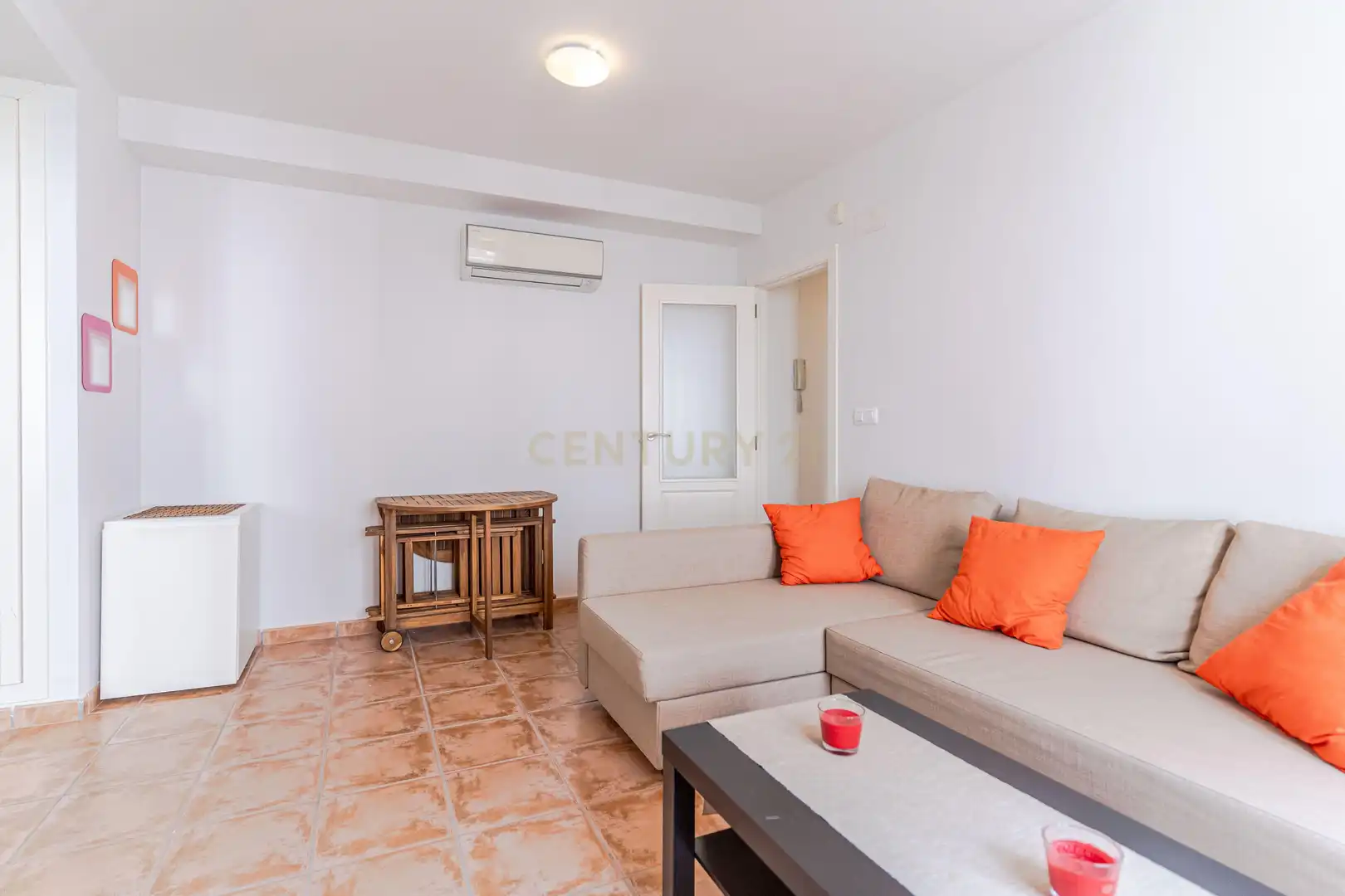 Sala d'estar de Apartament en venda en Vélez de Benaudalla amb Aire condicionat i Piscina comunitària