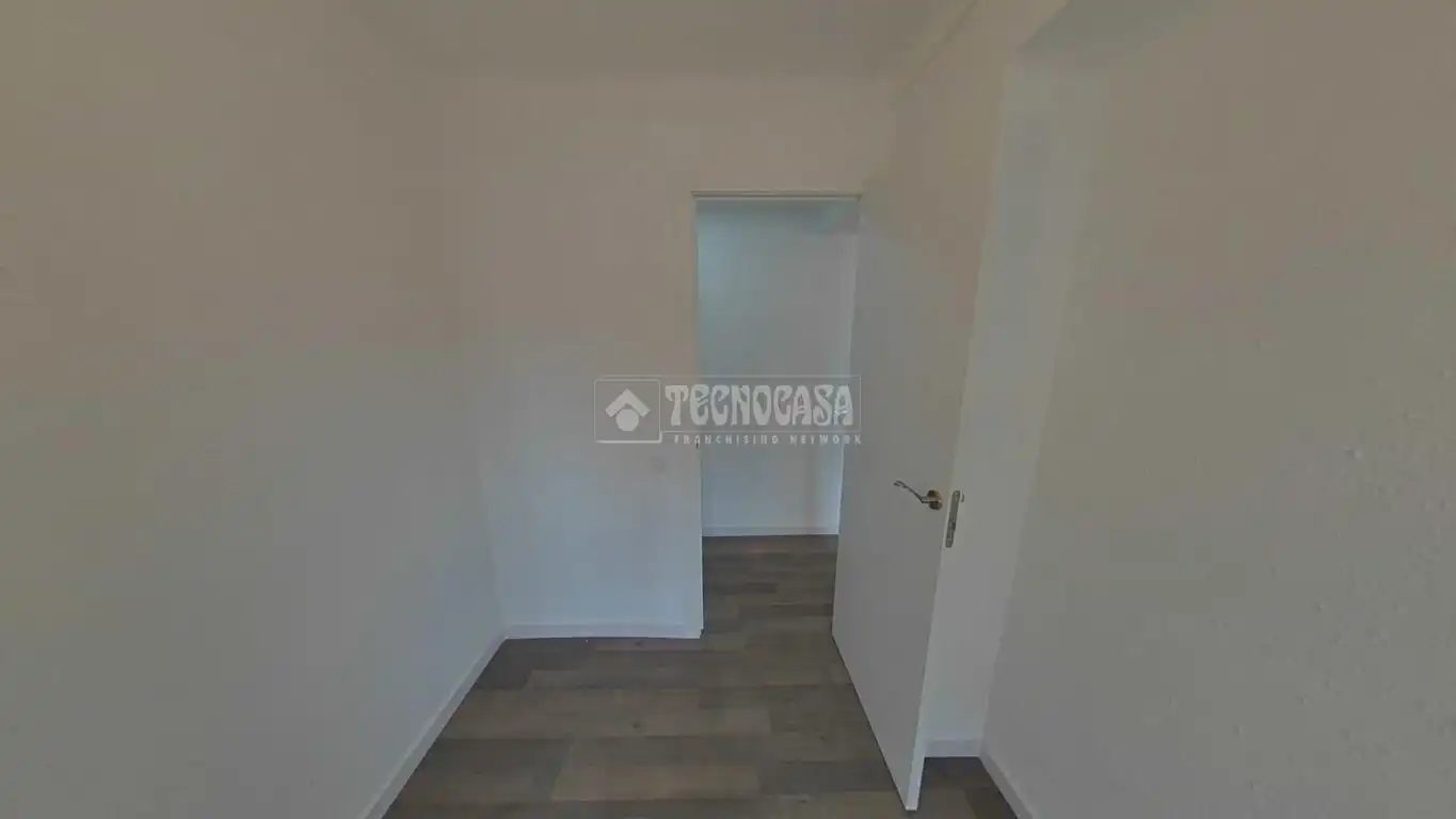 Schlafzimmer von Wohnung zum Verkauf in Cornellà de Llobregat