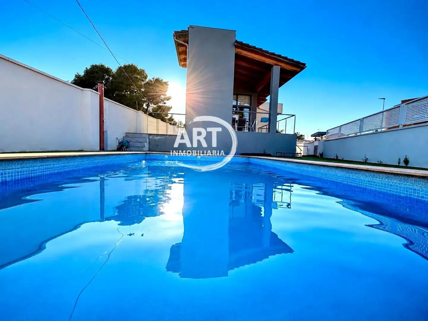 Piscina de Casa o xalet en venda en La Pobla de Vallbona amb Aire condicionat, Calefacció i Jardí privat