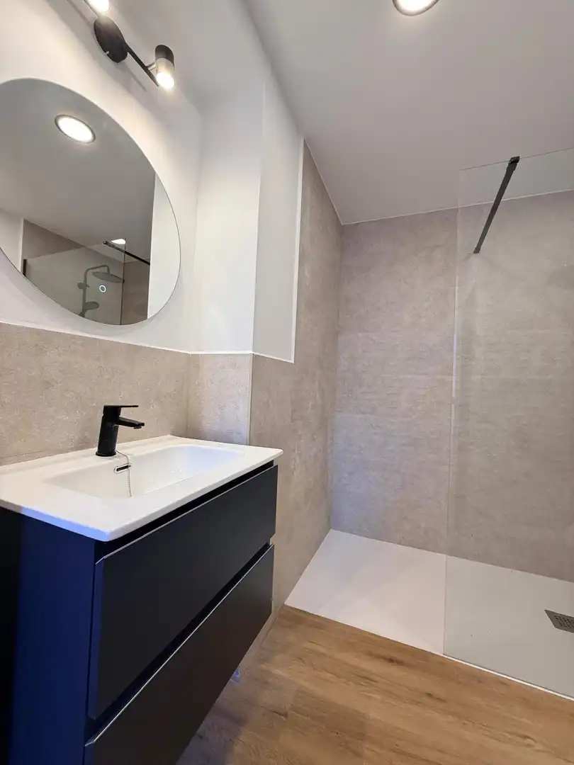 Badezimmer von Dachboden zur Miete in Carcaixent mit Balkon