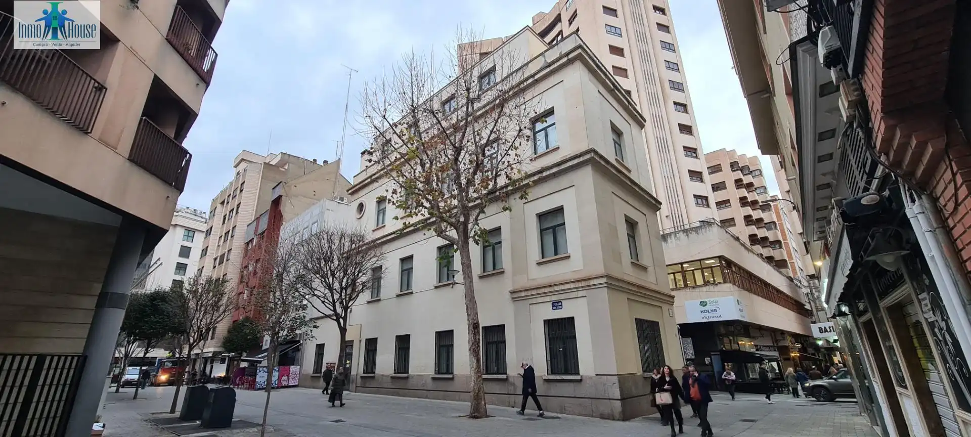 Außenansicht von Gebäude zur Miete in Albacete