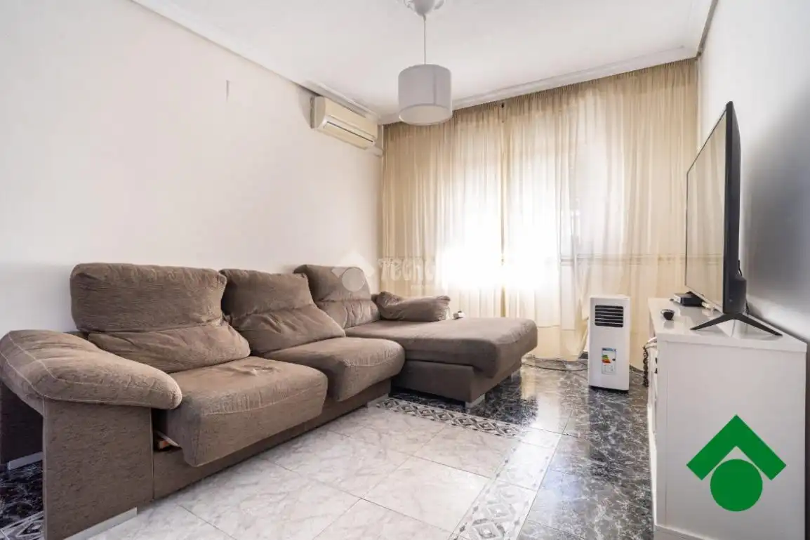 Sala d'estar de Casa adosada en venda en Pinos Puente