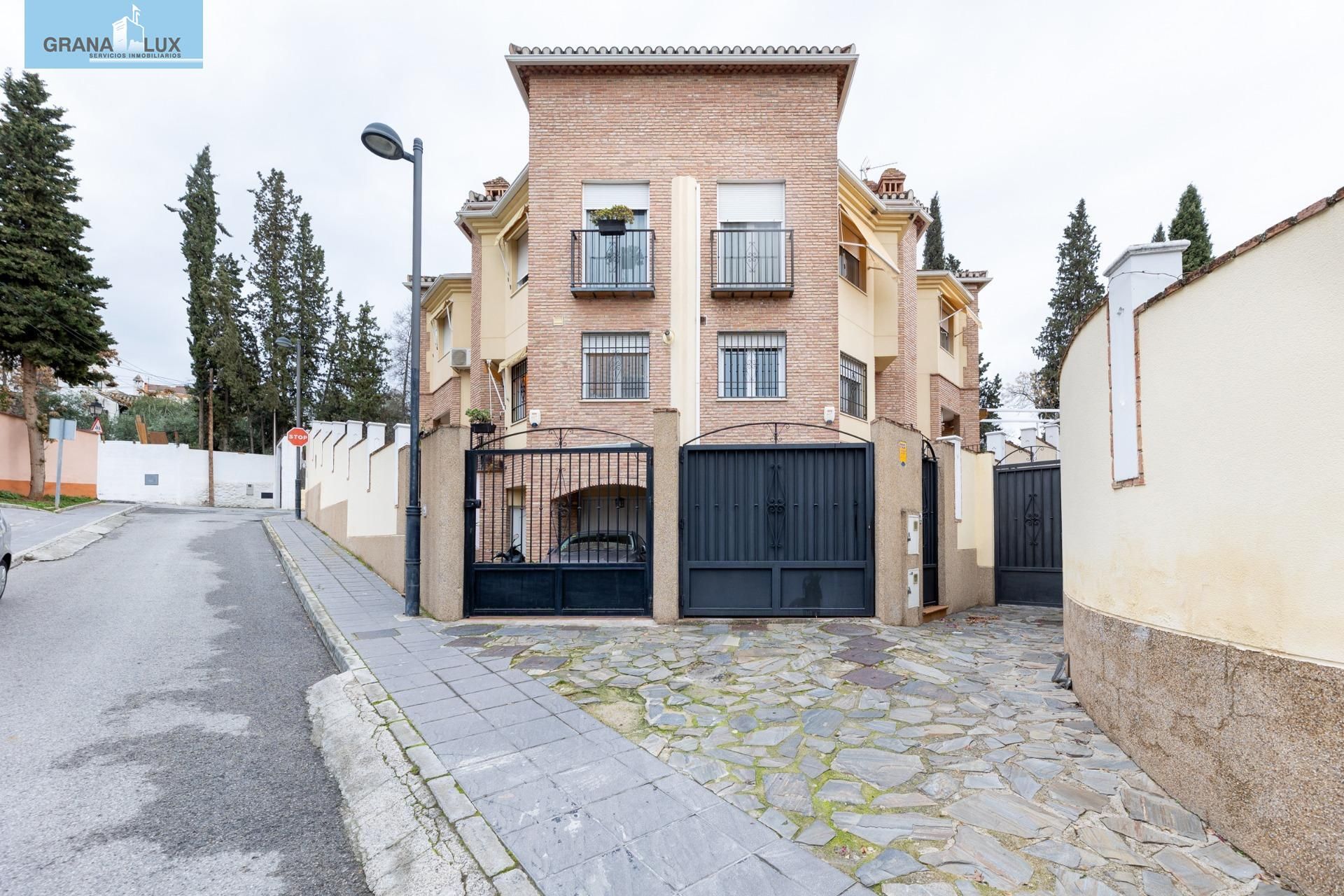 Exterior view of House or chalet for sale in La Zubia