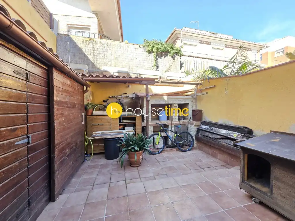 Exterior view of Houses for sale in Vilassar de Mar