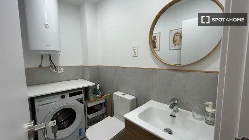 Baño de Piso para compartir en Bilbao  con Aire acondicionado, Terraza y Amueblado