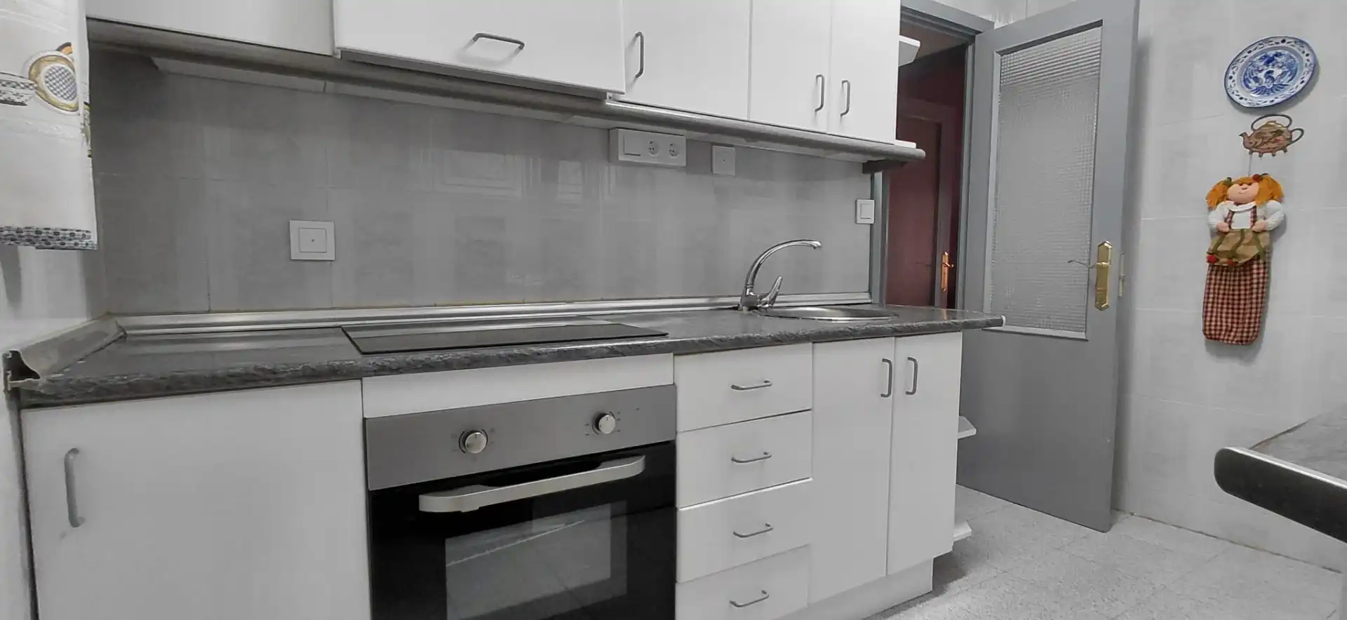 Kitchen of Flat for rent in Granada  with Furnished, Oven and Washing machine