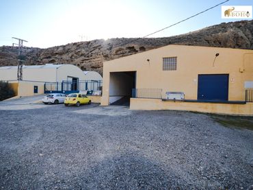 Local comercial en venda a Rambla gador