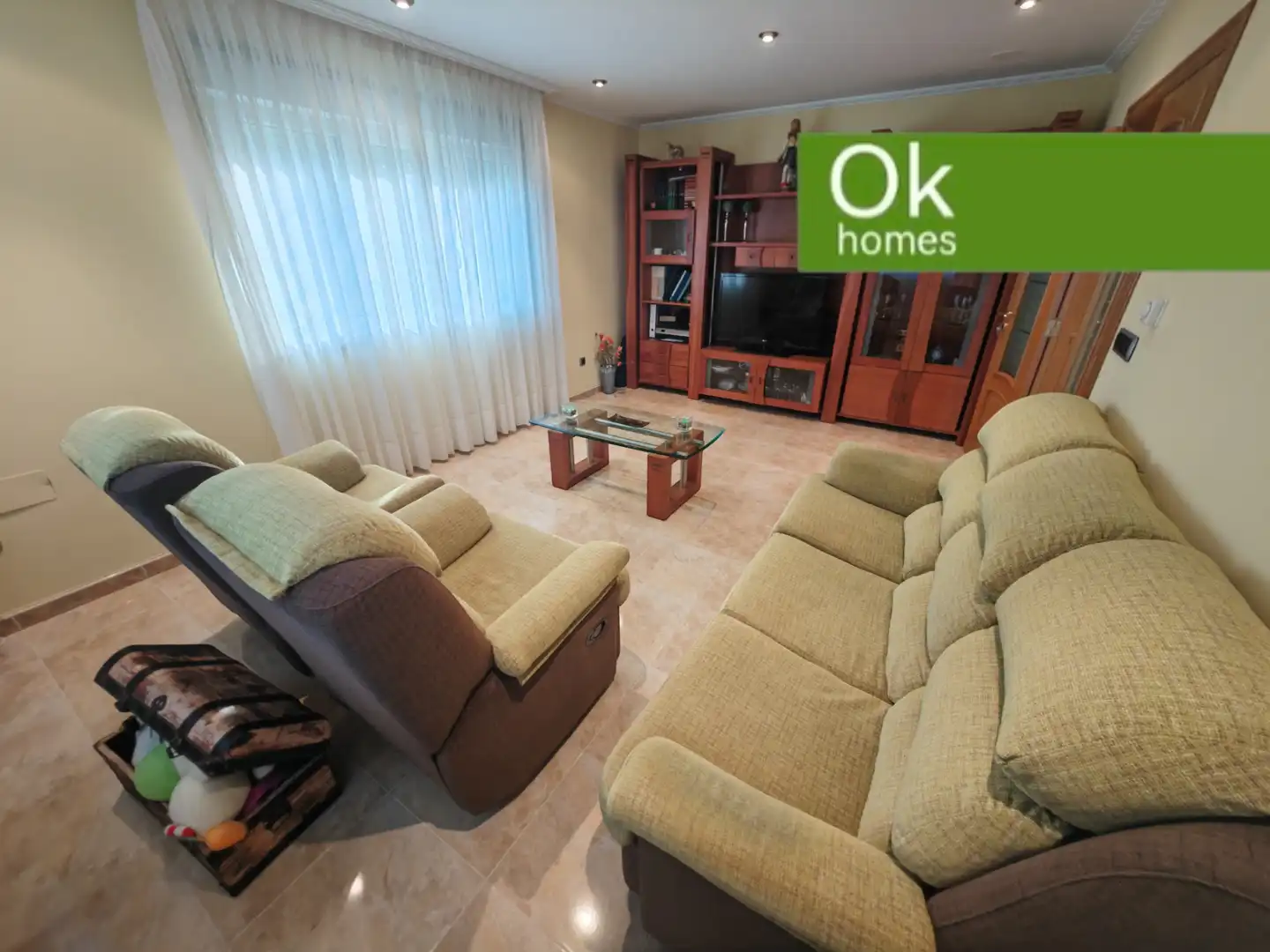 Sala d'estar de Casa o xalet en venda en Melide amb Calefacció, Jardí privat i Parquet