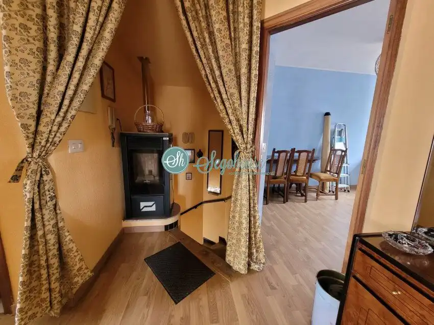 Piso en venta en La Lastrilla  con Calefacción y Terraza