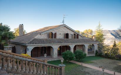 Vista exterior de Casa o xalet en venda en Seva amb Calefacció, Traster i Piscina