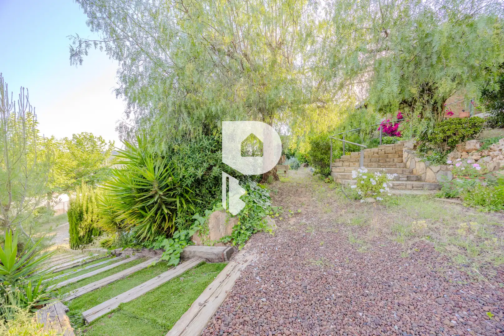 Garden of Houses for sale in Pallejà  with Air Conditioner, Heating and Private garden