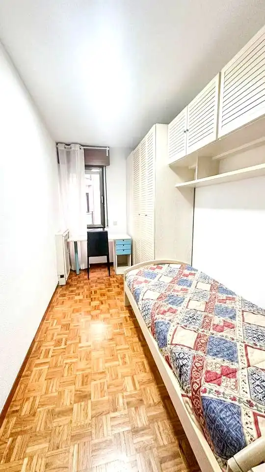 Schlafzimmer von Wohnungen zum Verkauf in  Logroño mit Heizung, Parkett und Abstellraum