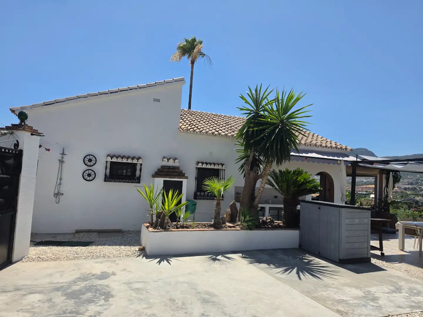Vista exterior de Casa o chalet en venta en Alhaurín de la Torre con Aire acondicionado, Calefacción y Jardín privado
