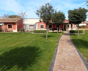 Exterior view of House or chalet for sale in Villanueva de Duero  with Heating, Private garden and Furnished