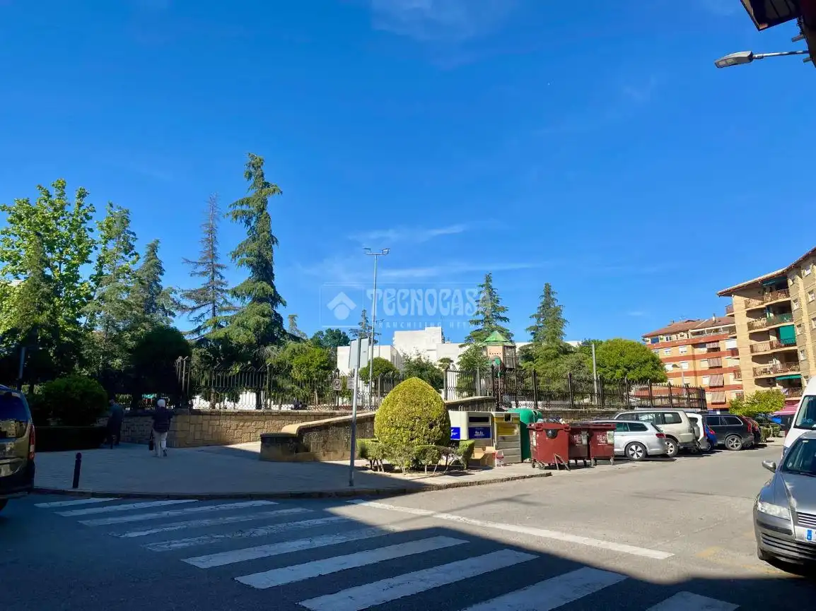 Vista exterior de Pis en venda en Úbeda amb Aire condicionat i Calefacció