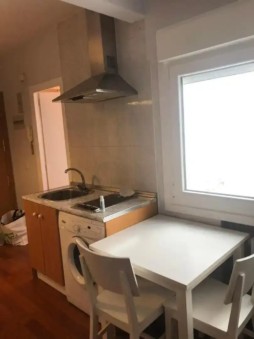 Cuina de Estudi en venda en Madrid amb Parquet, Moblat i Rentadora